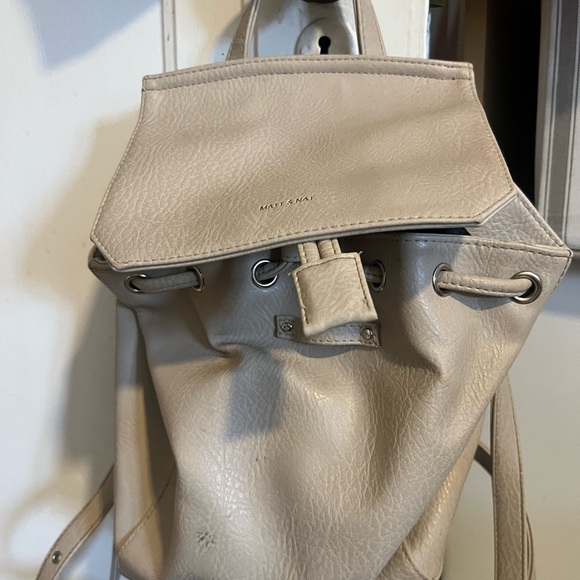 Matt & Nat Cream Backpack - Picture 4 of 5